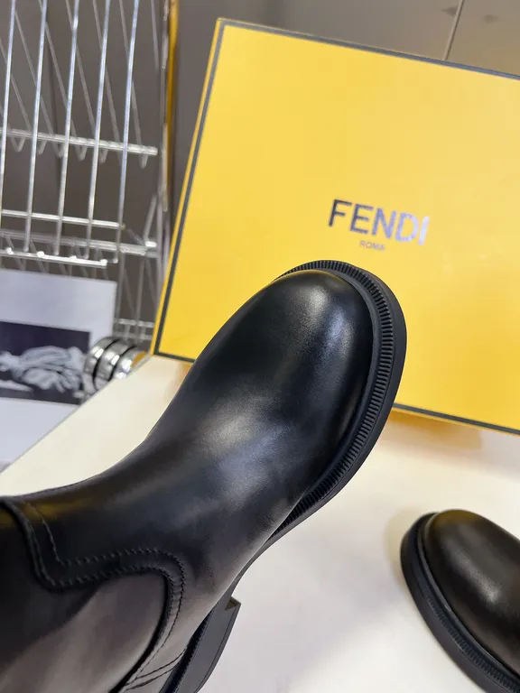 Fendi Shoe 